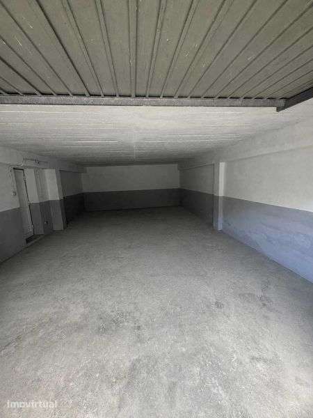 Garagem em Avenida Irmã Lúcia de Jesus - Grande imagem: 2/3