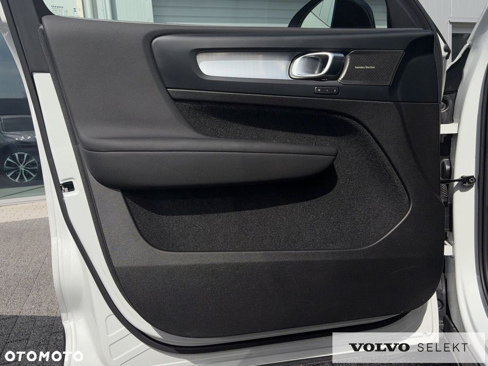 Volvo XC 40 B3 B DKG Plus Dark - 13