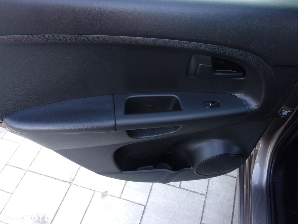 Kia Venga 1.6 CVVT ISG Edition 7 - 28