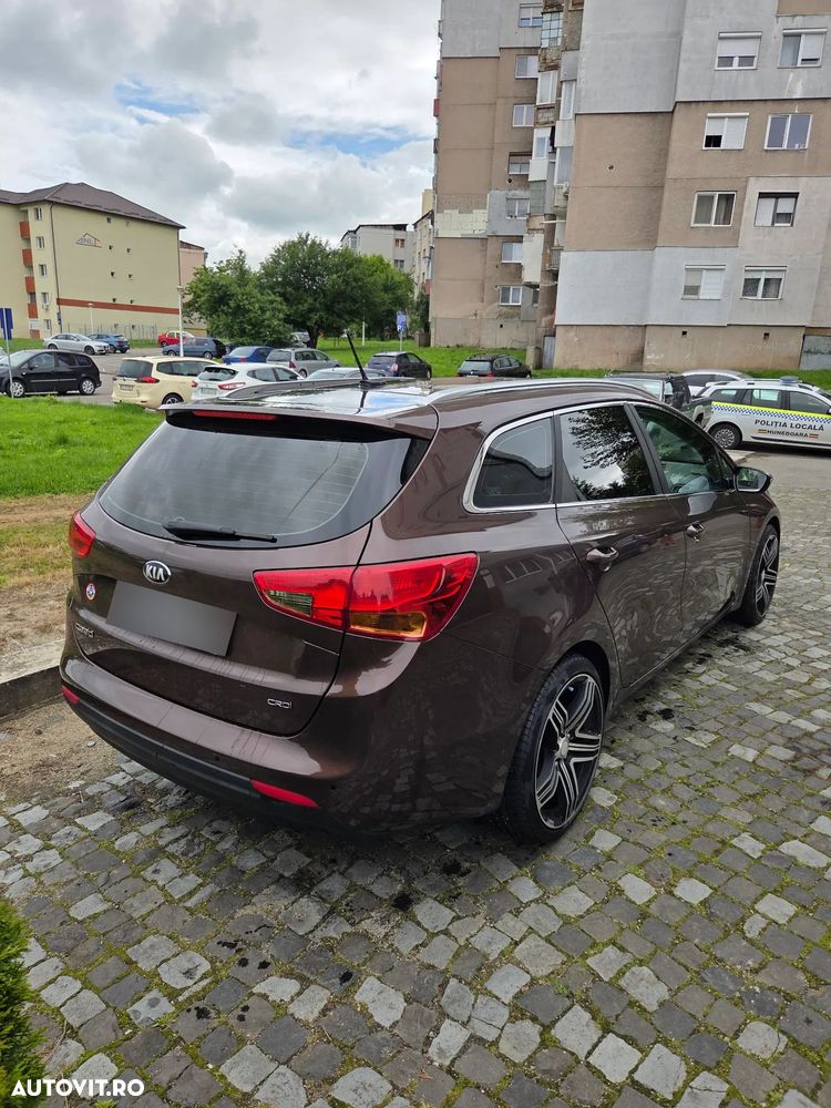 Kia Ceed 1.6 CRDi 128 Aut. Platinum Edition - 3
