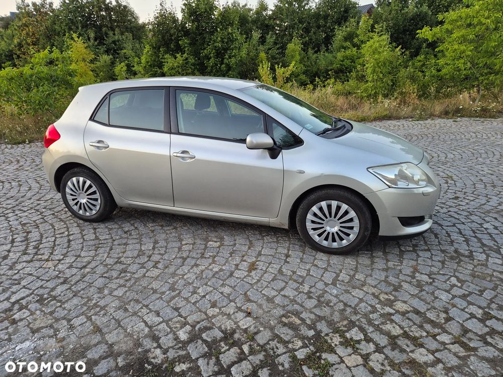 Toyota Auris 1.4 D-4D Terra - 2