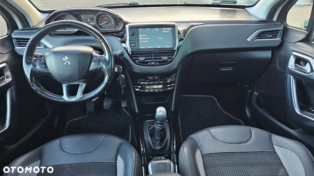 Peugeot 2008 1.2 Pure Tech Allure S&S - 15
