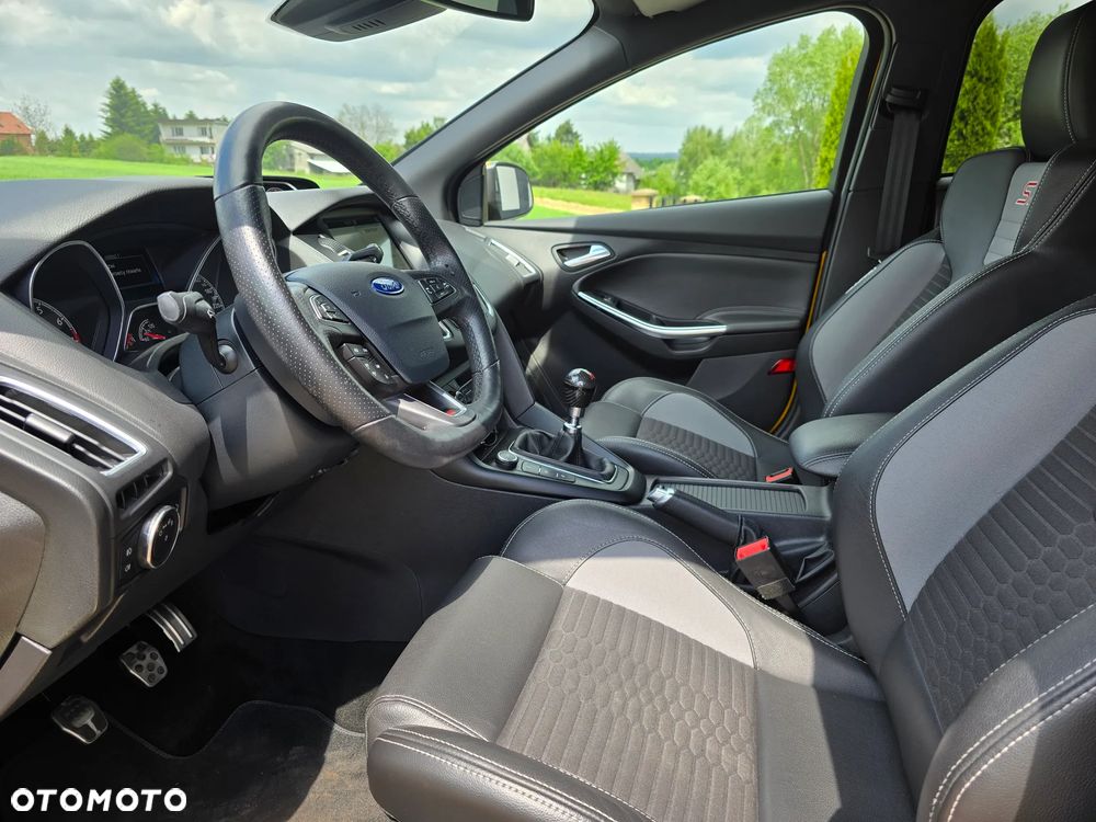 Ford Focus - 18