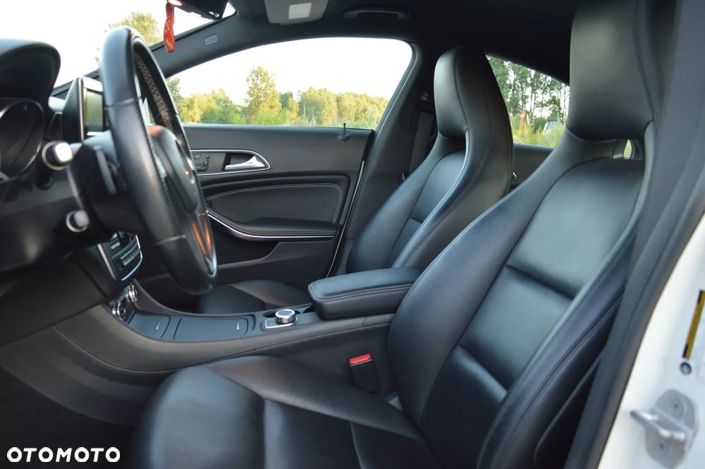 Mercedes-Benz CLA 250 7G-DCT Sport - 10