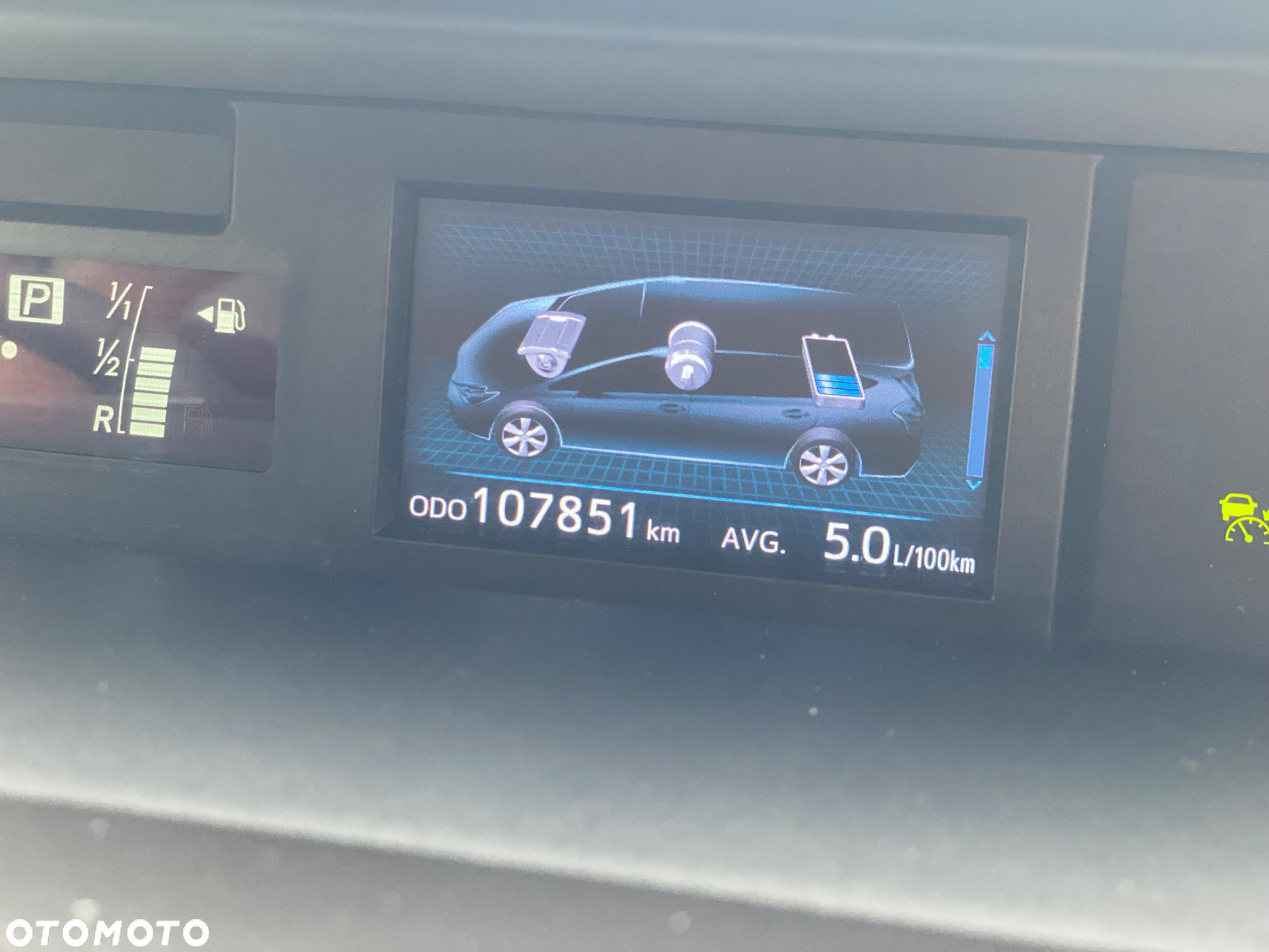 Toyota Prius+ (Hybrid) - 7