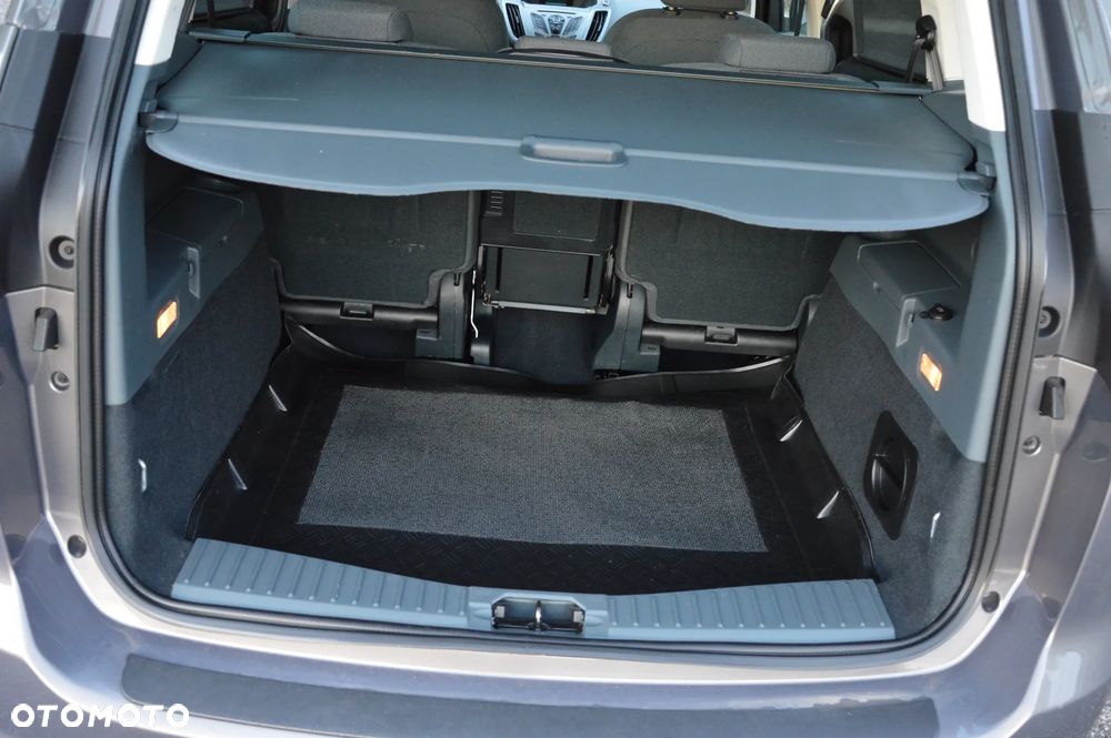 Ford Grand C-MAX - 36