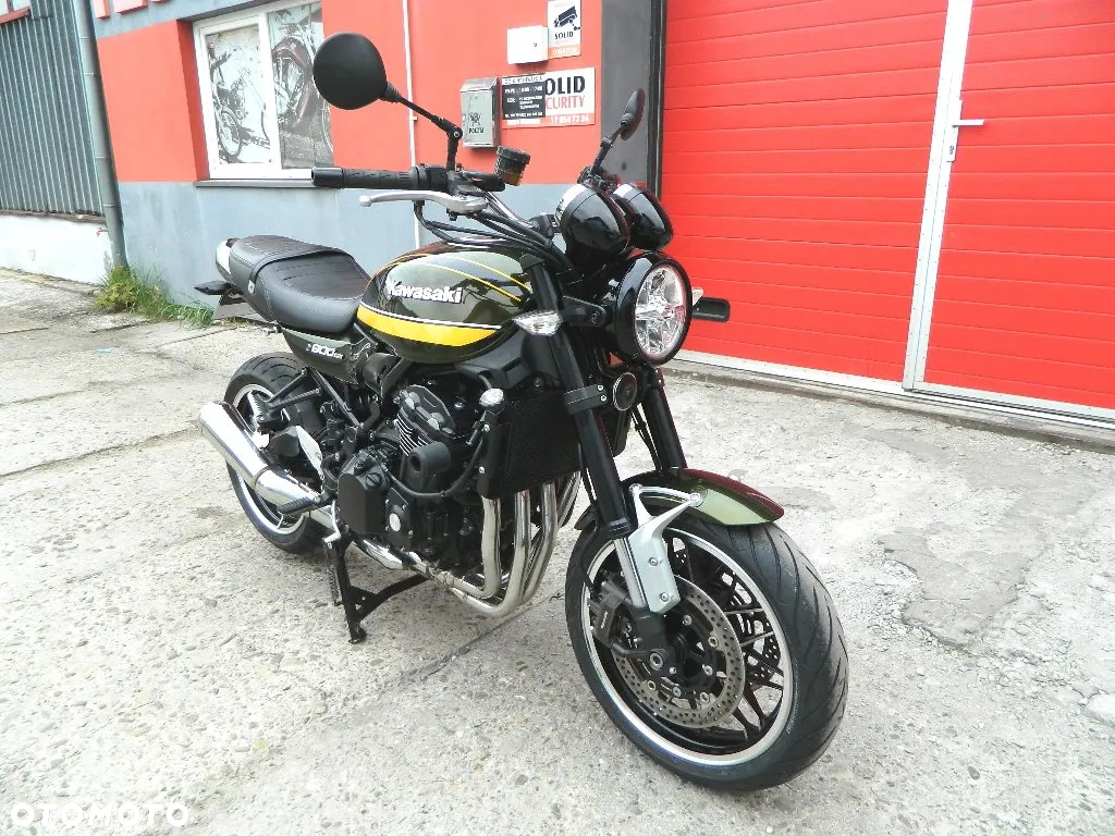 Kawasaki Z 900 RS - 3