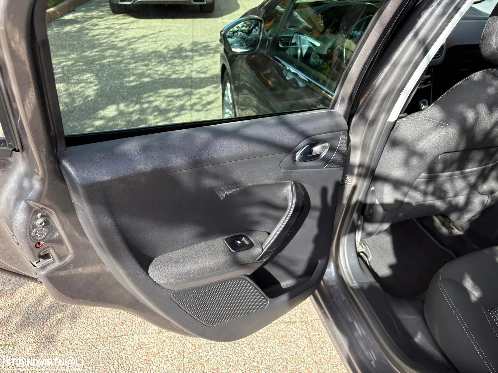 Peugeot 208 PureTech 110 Stop & Start Allure - 10