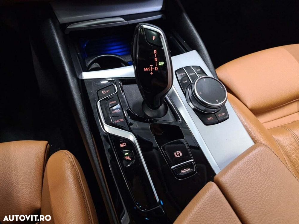 BMW Seria 5 530e Aut. Luxury Line - 10