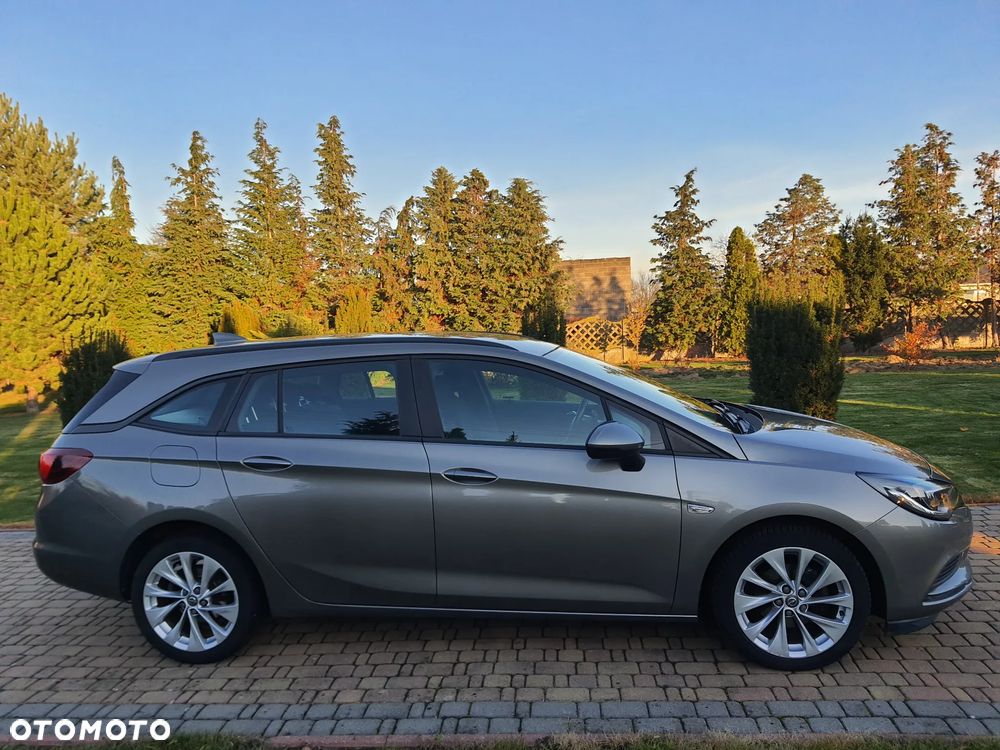 Opel Astra IV 1.6 CDTI Sport - 1
