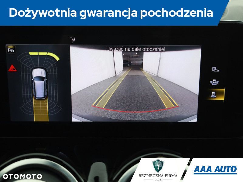 Mercedes-Benz EQB - 12