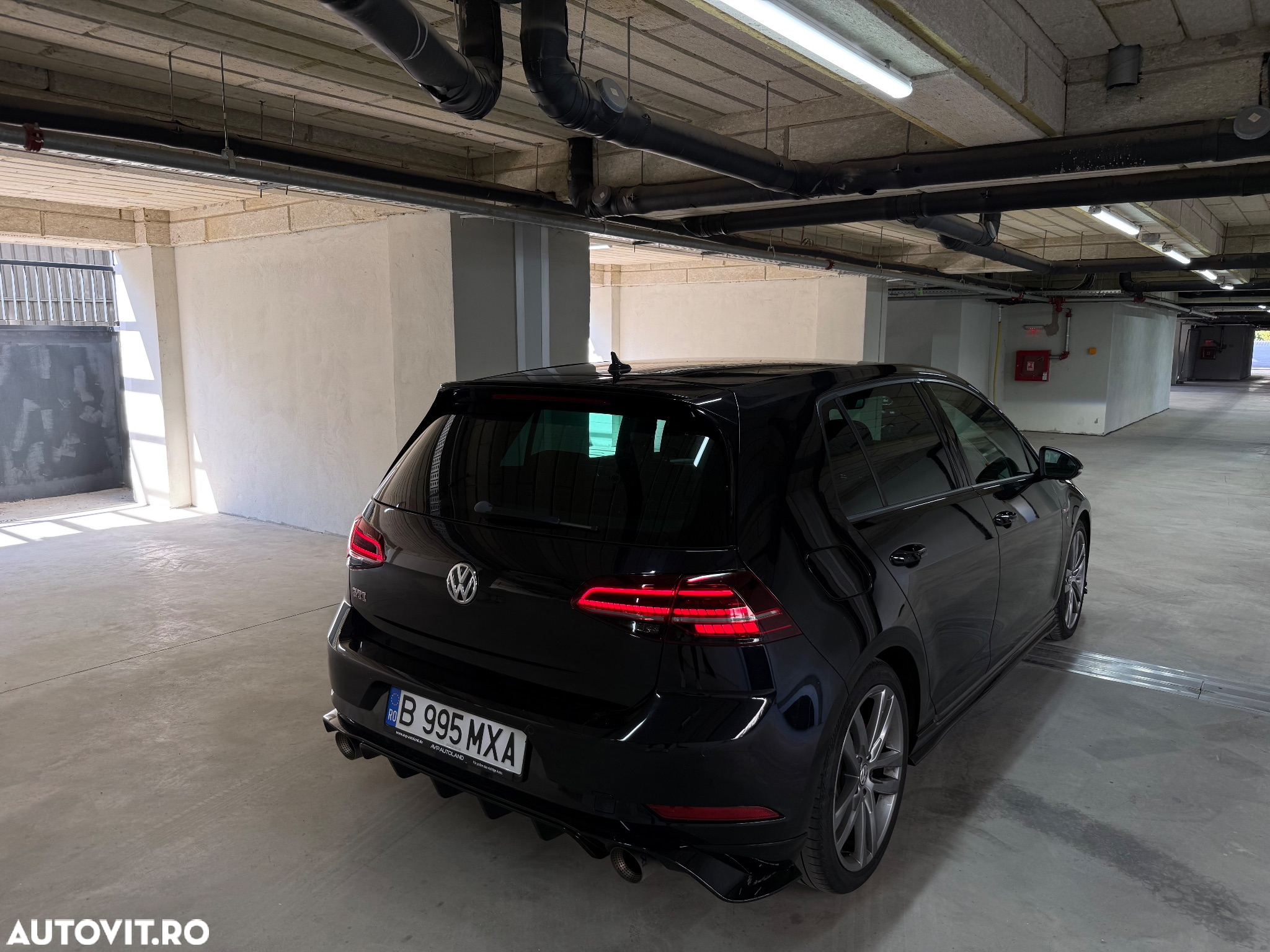 Volkswagen Golf GTI TCR 2.0 TSI OPF DSG - 4