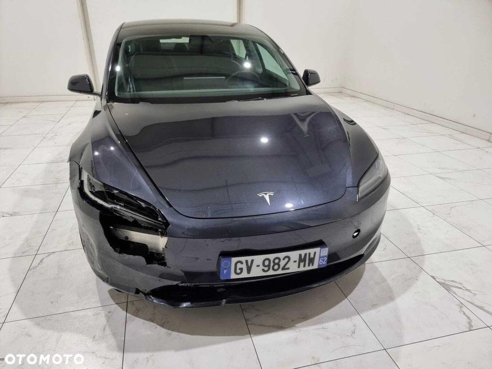 Tesla Model 3 - 7