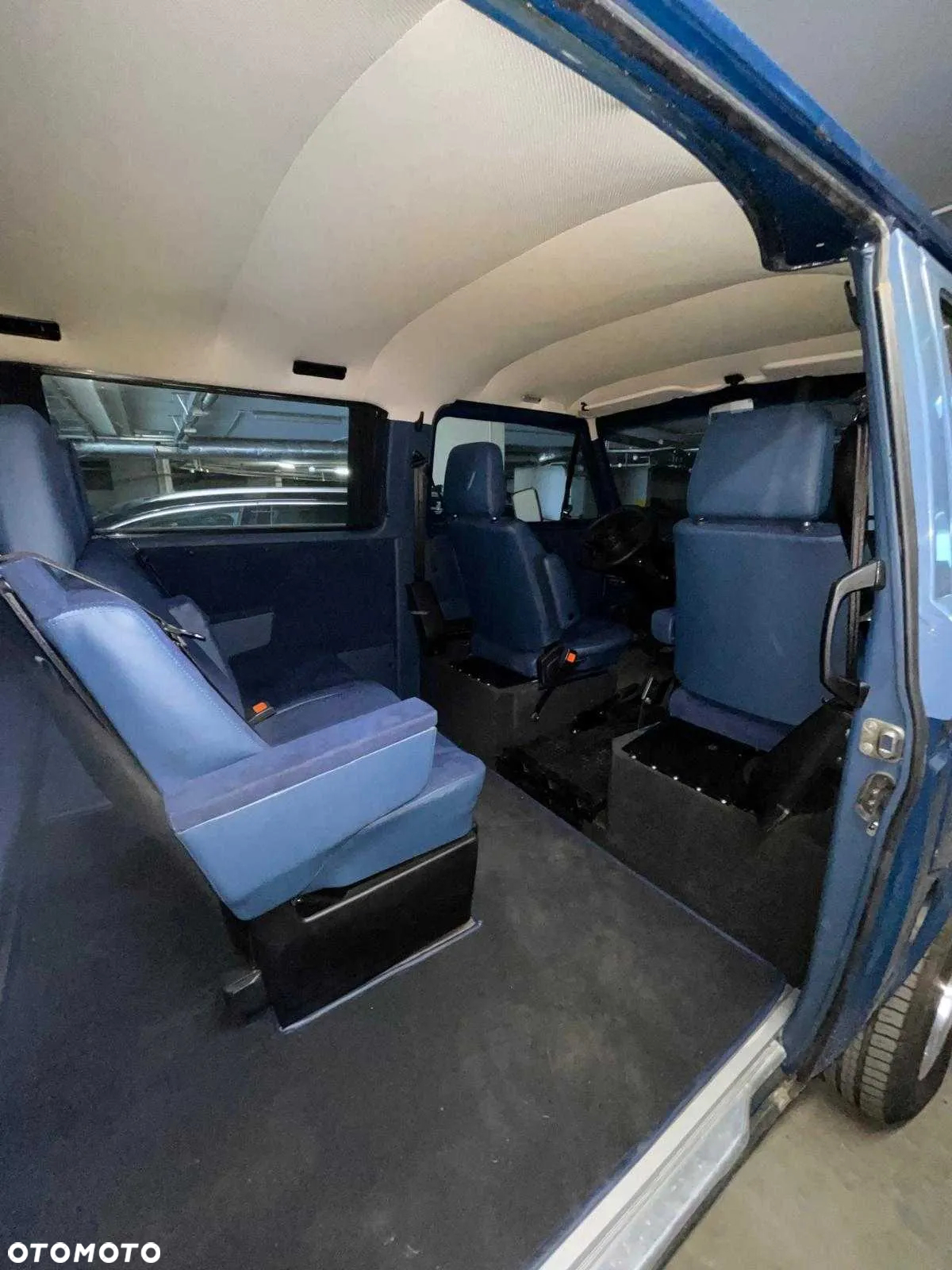 Volkswagen Transporter - 9