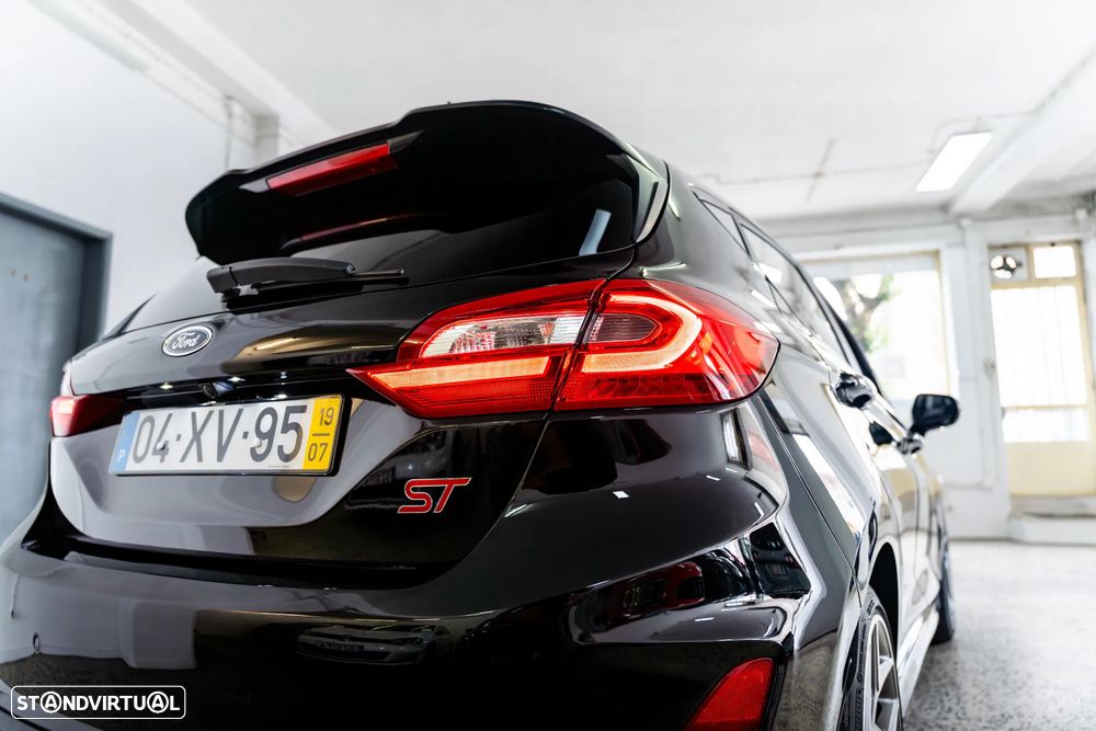 Ford Fiesta 1.5 EcoBoost ST - 16
