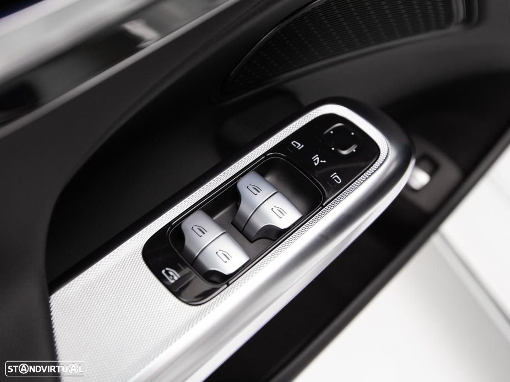 Mercedes-Benz E 300 de AMG Line - 19