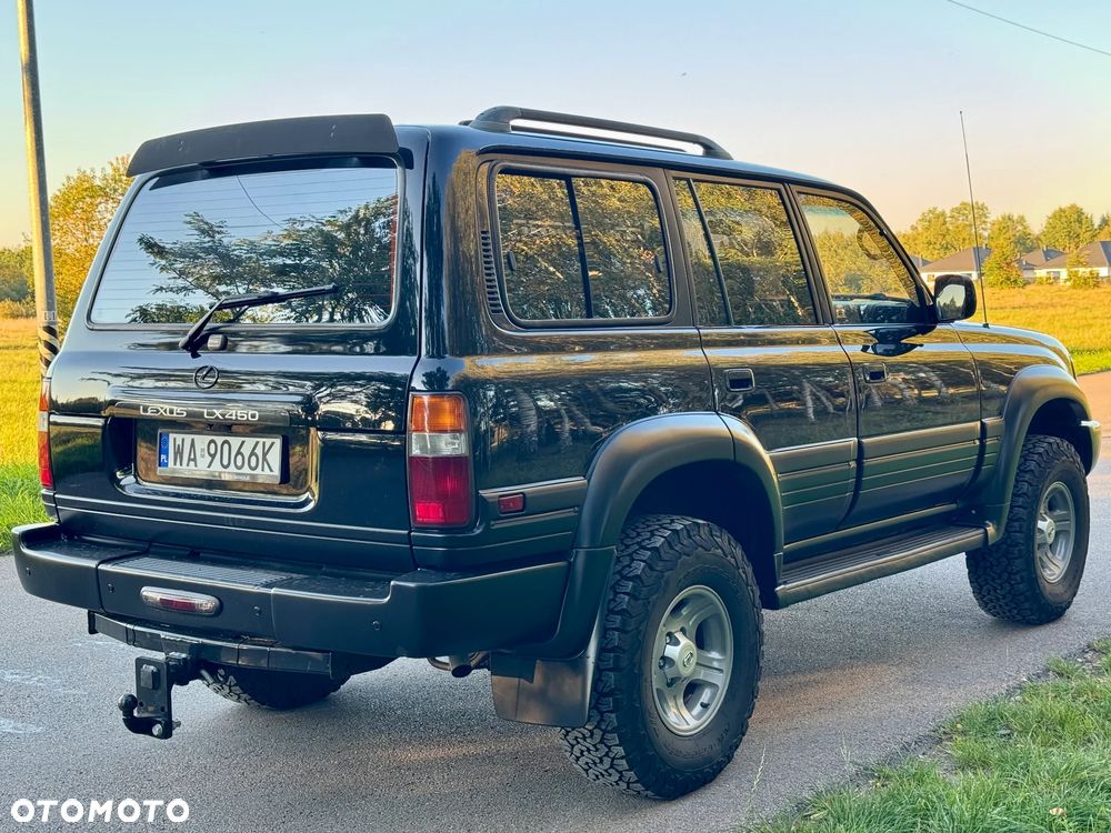 Lexus LX - 12