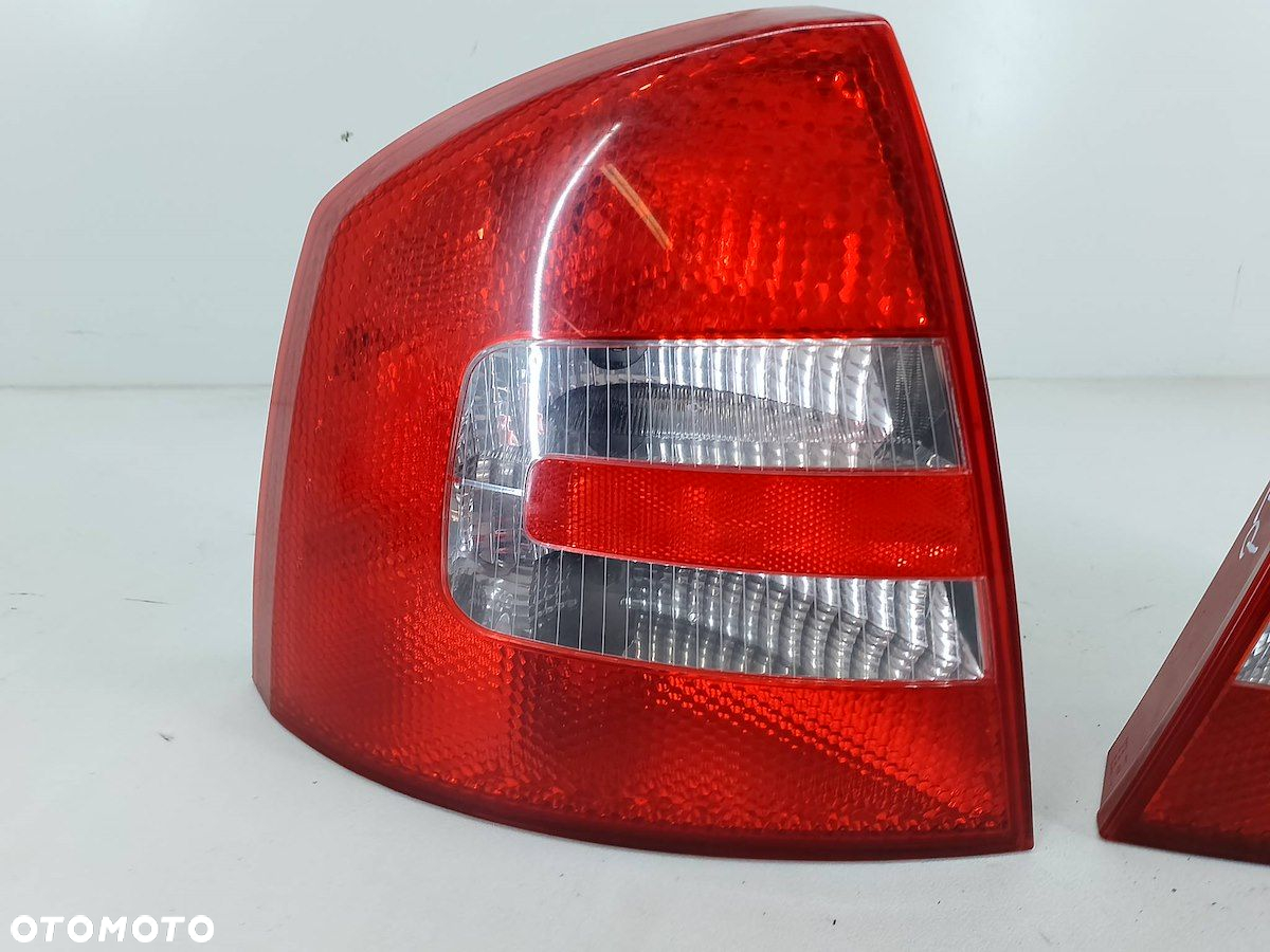 LAMPY TYŁ KOMPLET SKODA OCTAVIA II 1Z5945096A  1Z5945095A - 2