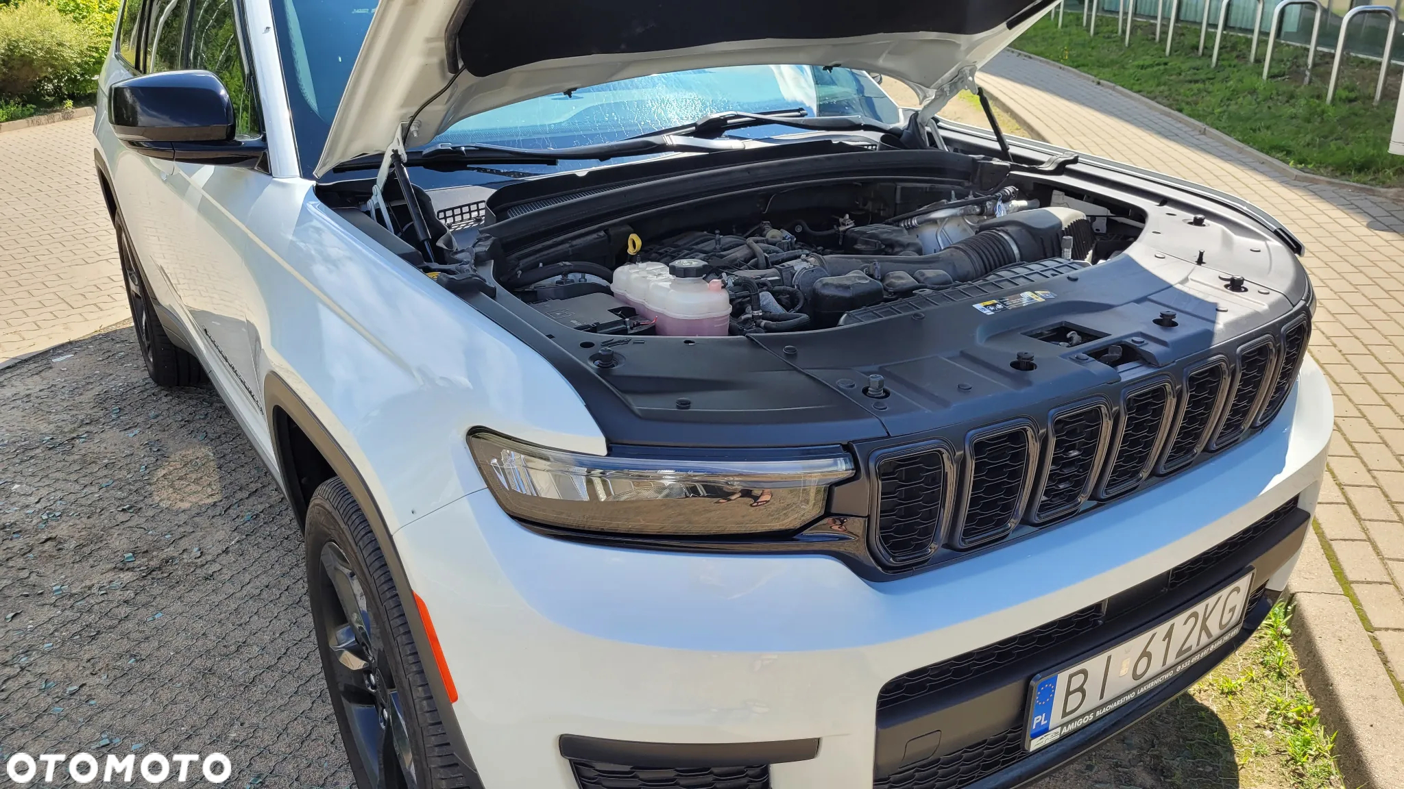 Jeep Grand Cherokee - 21