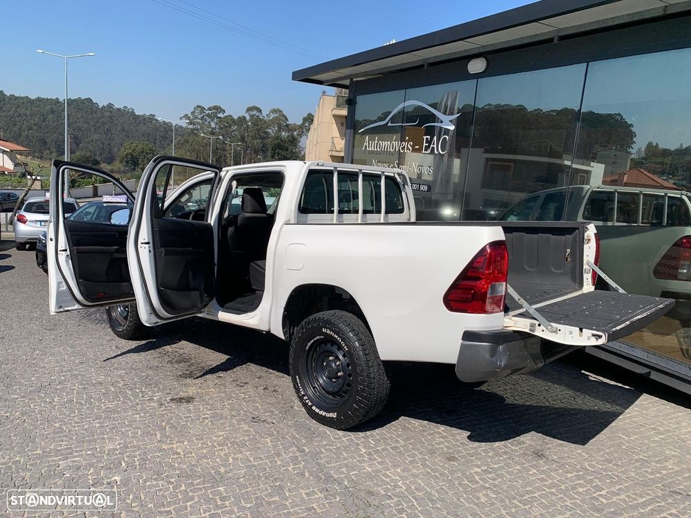 Toyota Hilux 2.4 D-4D 2WD CD - 8