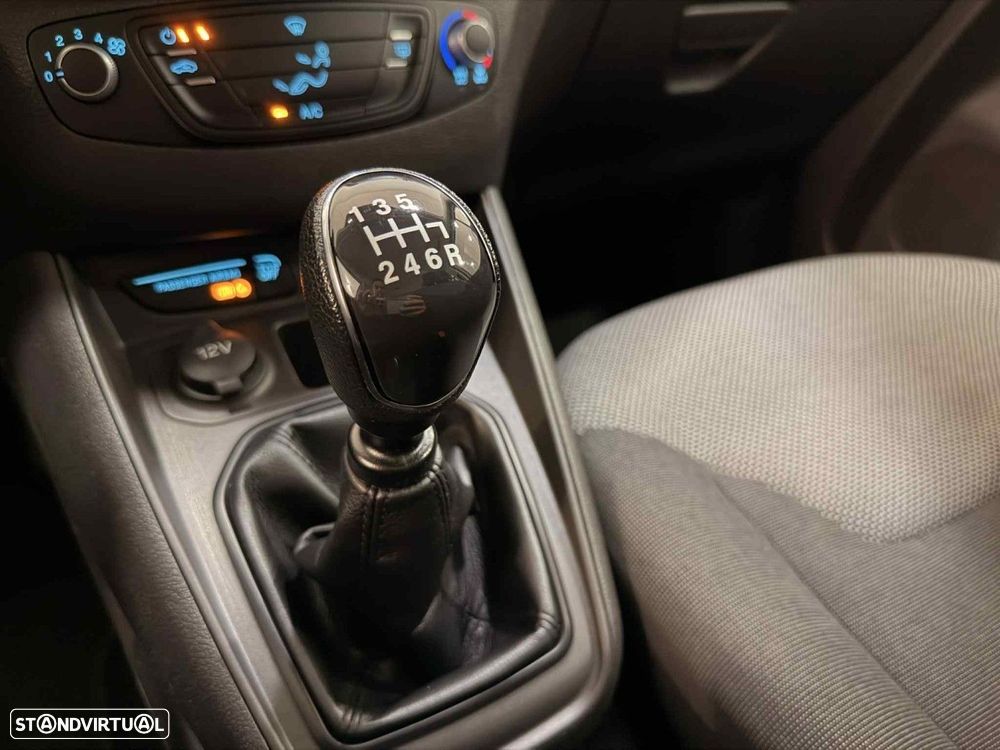 Ford Tourneo Courier 1.5 TDCi Ambiente - 19