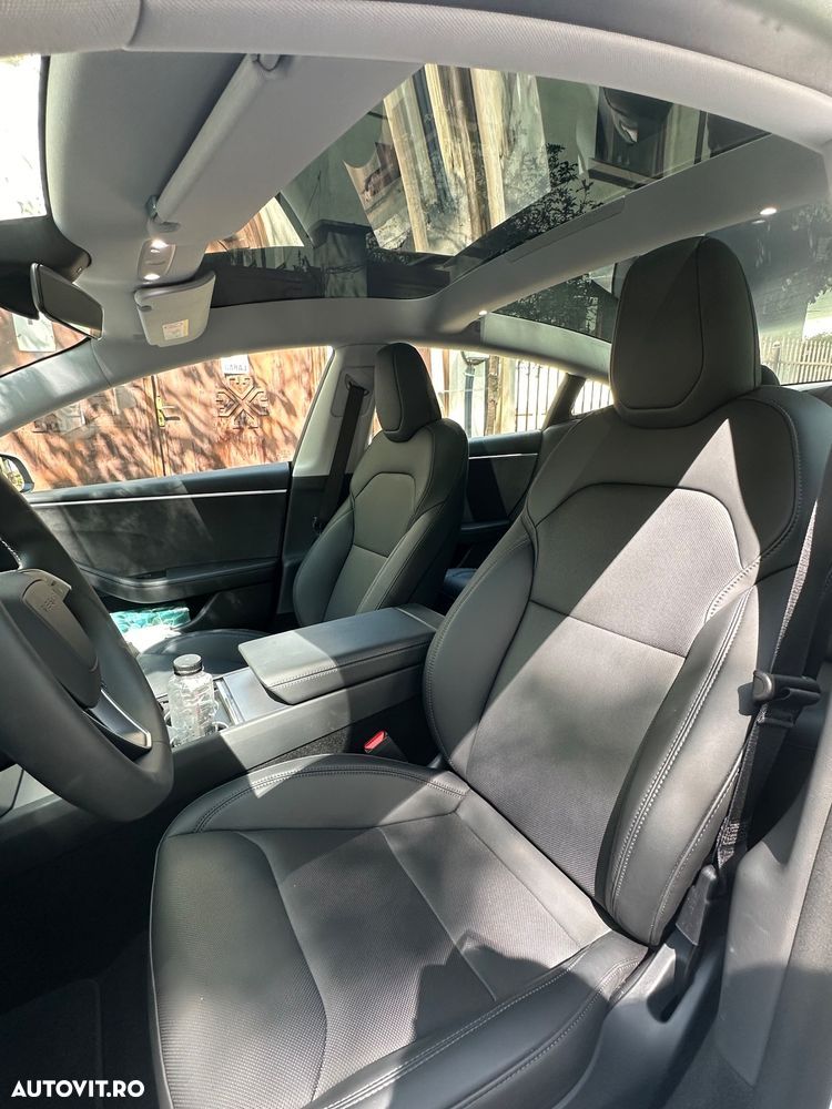 Tesla Model 3 Long Range - 10