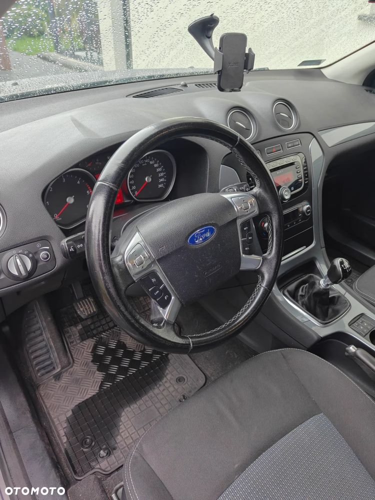 Ford Mondeo - 8