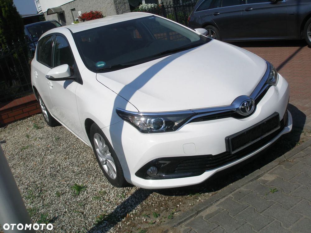 Toyota Auris 1.2 T Prestige - 8