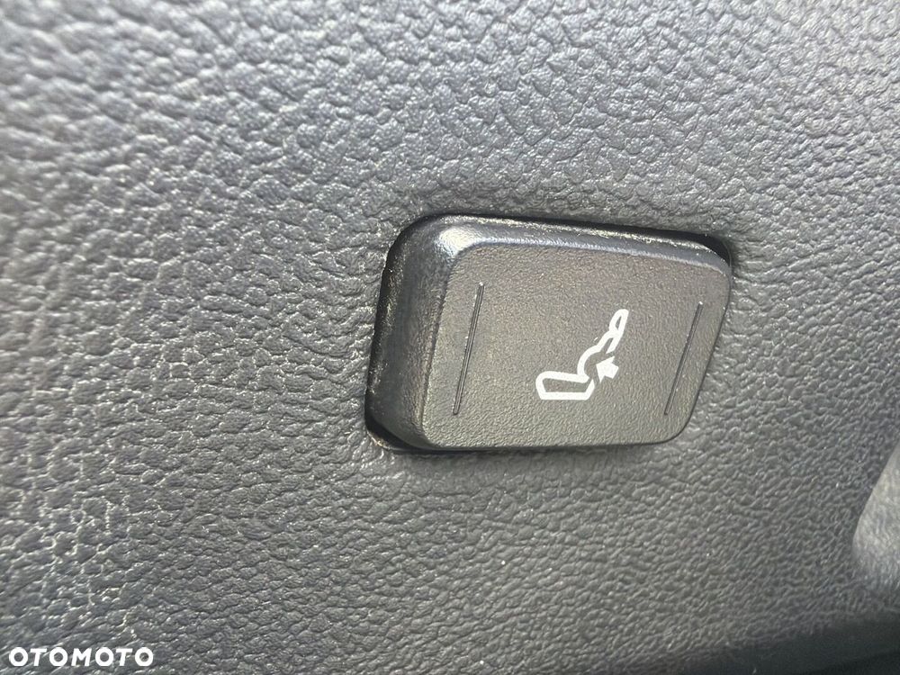 Toyota Corolla 2.0 Hybrid Comfort - 27
