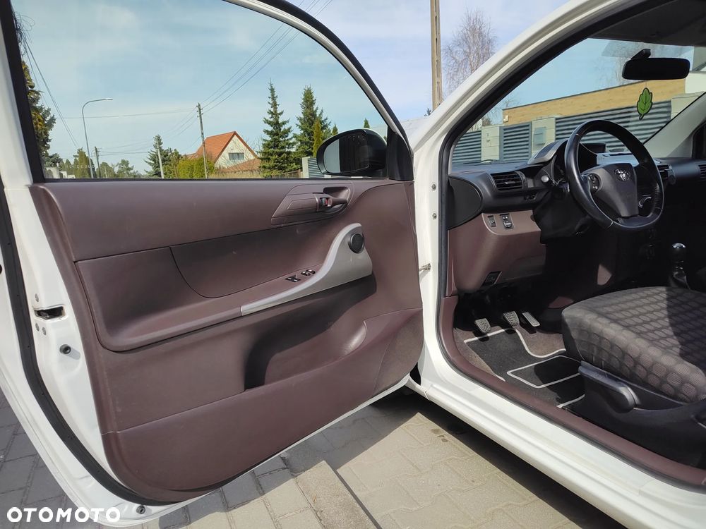 Toyota iQ 1.0 Luna - 21