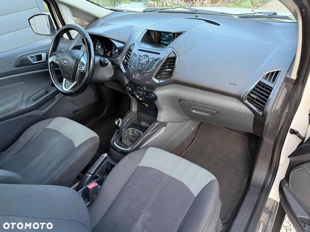 Ford EcoSport 1.5 TDCi TITANIUM - 16