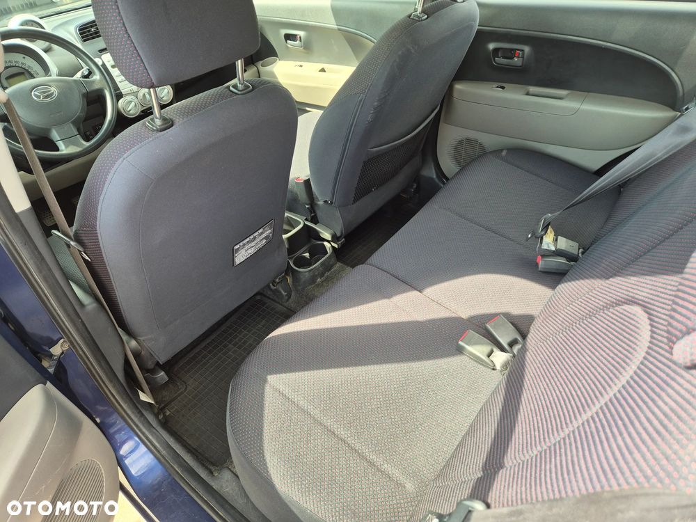 Daihatsu Sirion - 8