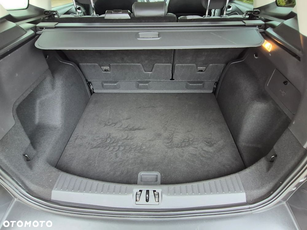 Ford Kuga - 26