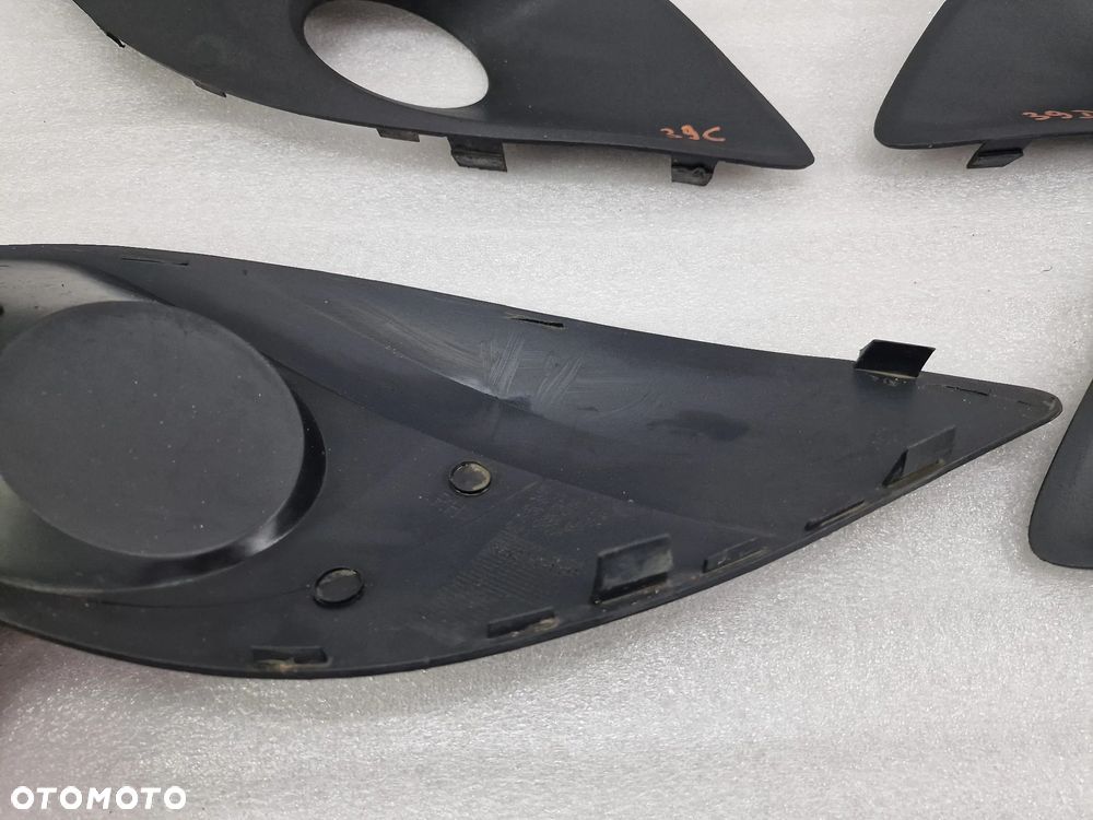 OPEL MERIVA B 10- LEWA KRATKA BOCZNA ZDERZAKA PRZEDNIEGO PRZÓD , NR 13267748 / 13267744 , NR AUKCJI B/39 - 7