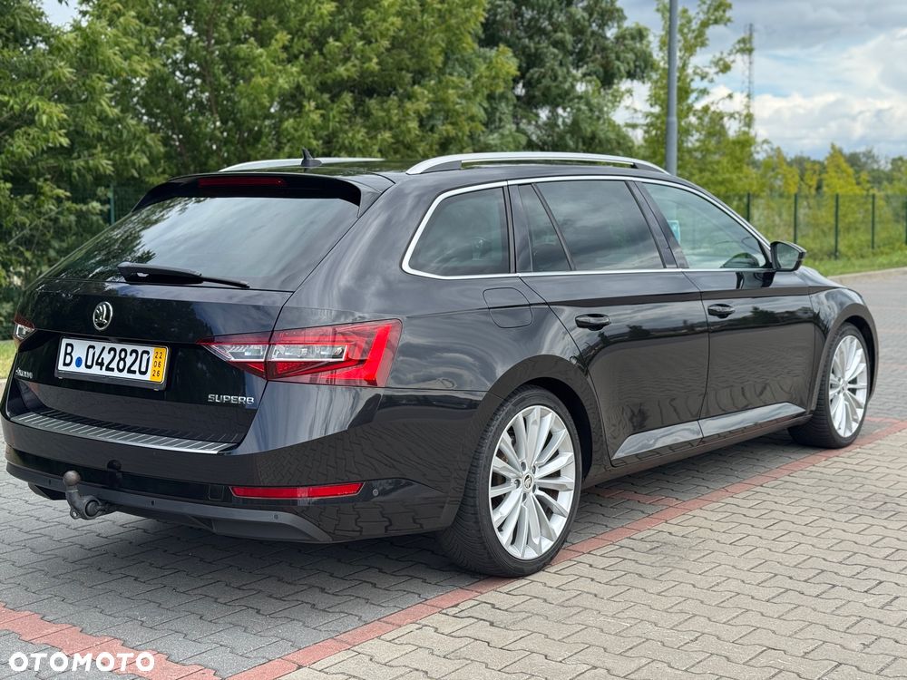Skoda Superb 2.0 TDI DSG Premium Edition - 9