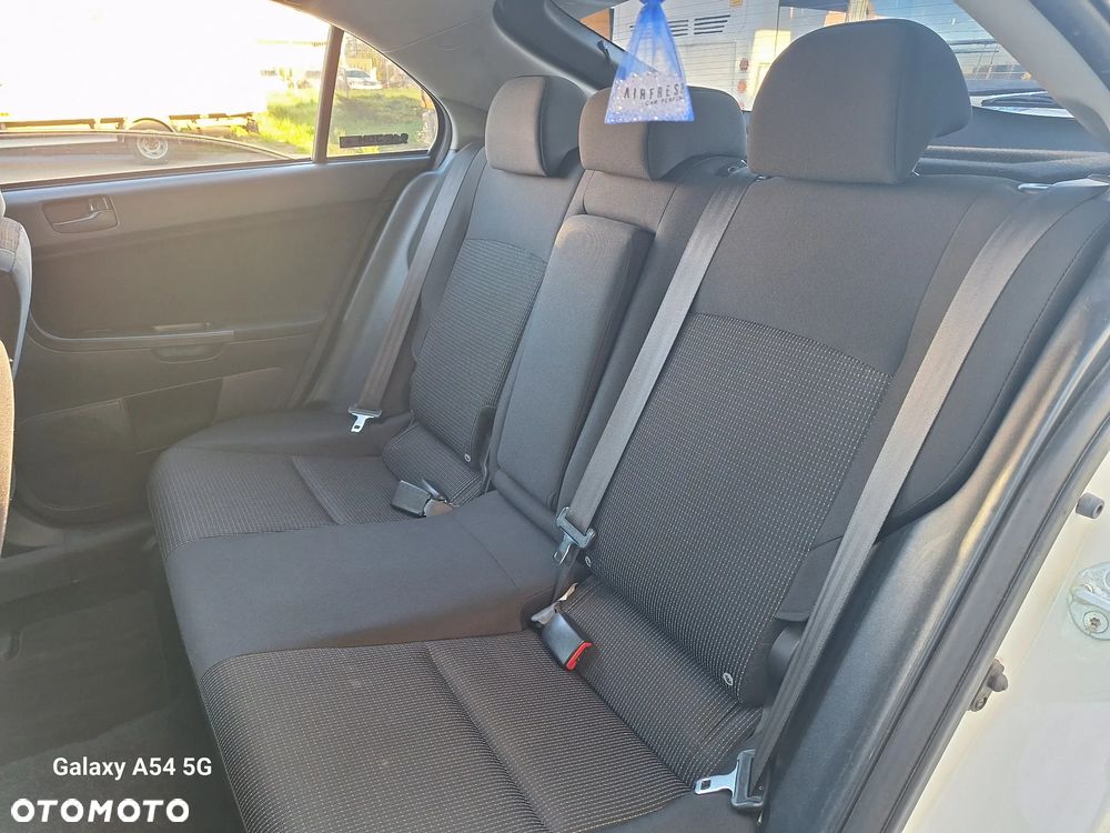 Mitsubishi Lancer 1.5 Inform - 26