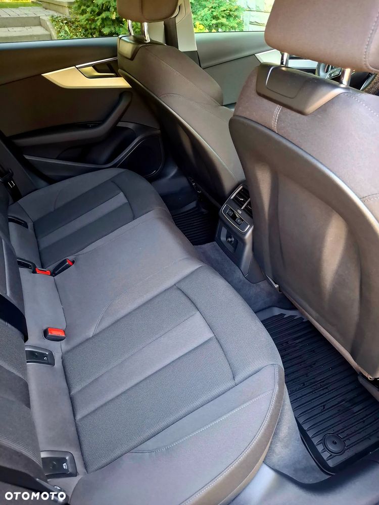 Audi A4 Limousine - 4