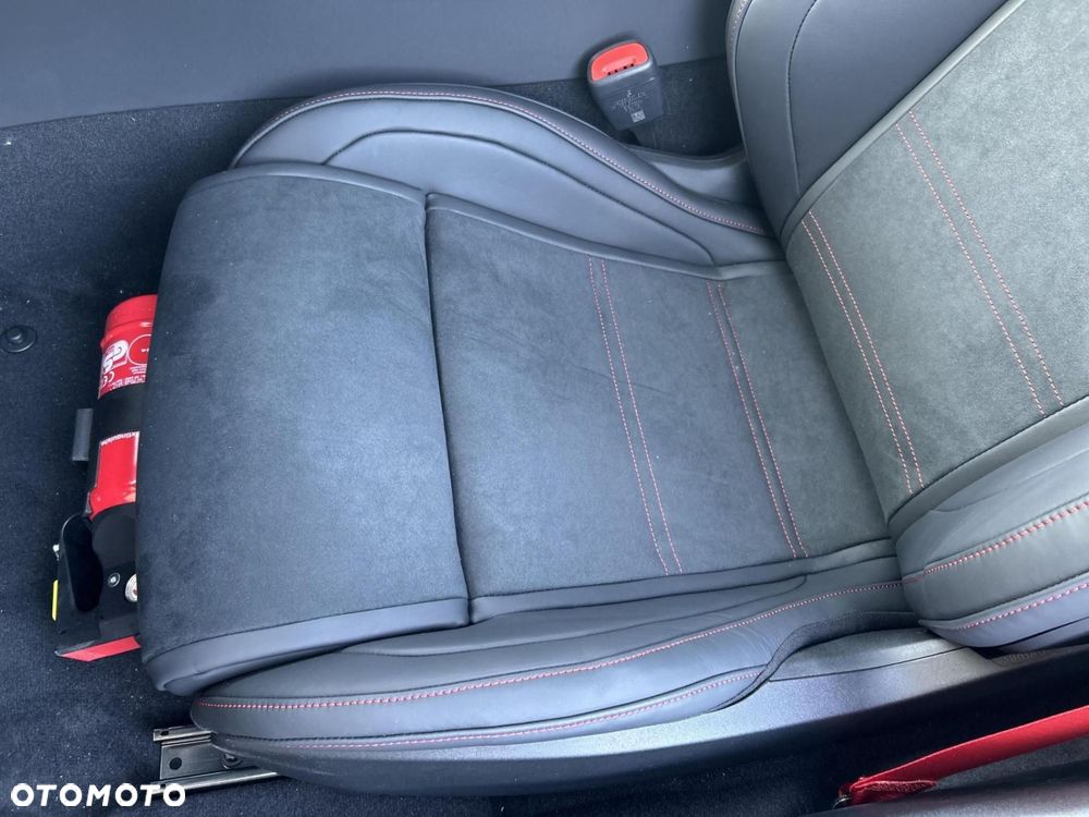 Mercedes-Benz AMG GT - 12