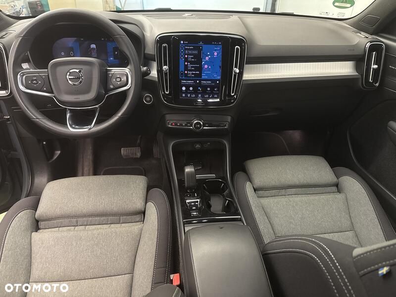 Volvo XC 40 B3 Plus Dark - 21