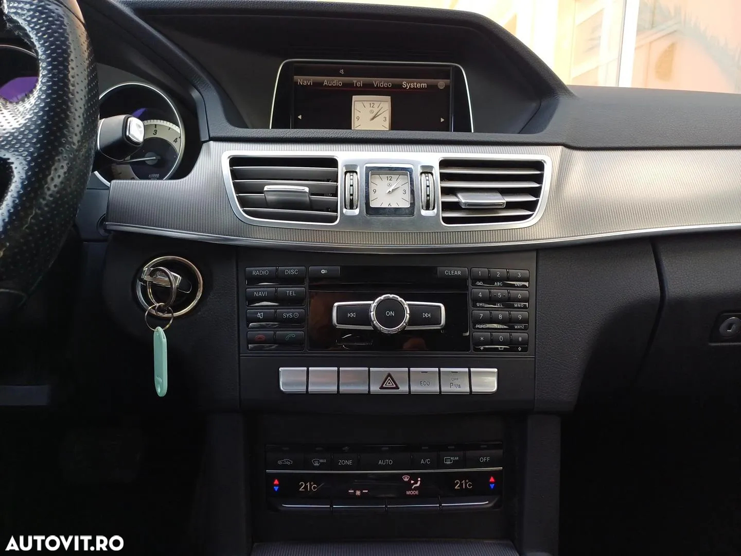 Mercedes-Benz E 220 CDI DPF BlueEFFICIENCY 7G-TRONIC Avantgarde - 14