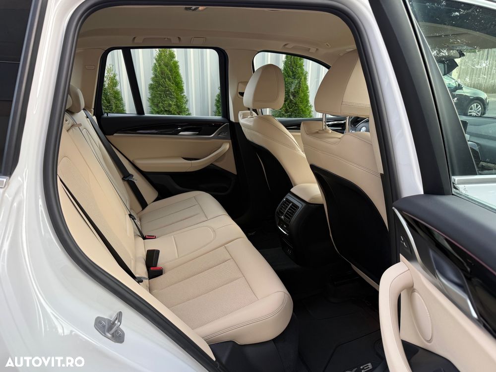 BMW X3 xDrive20i AT MHEV - 16