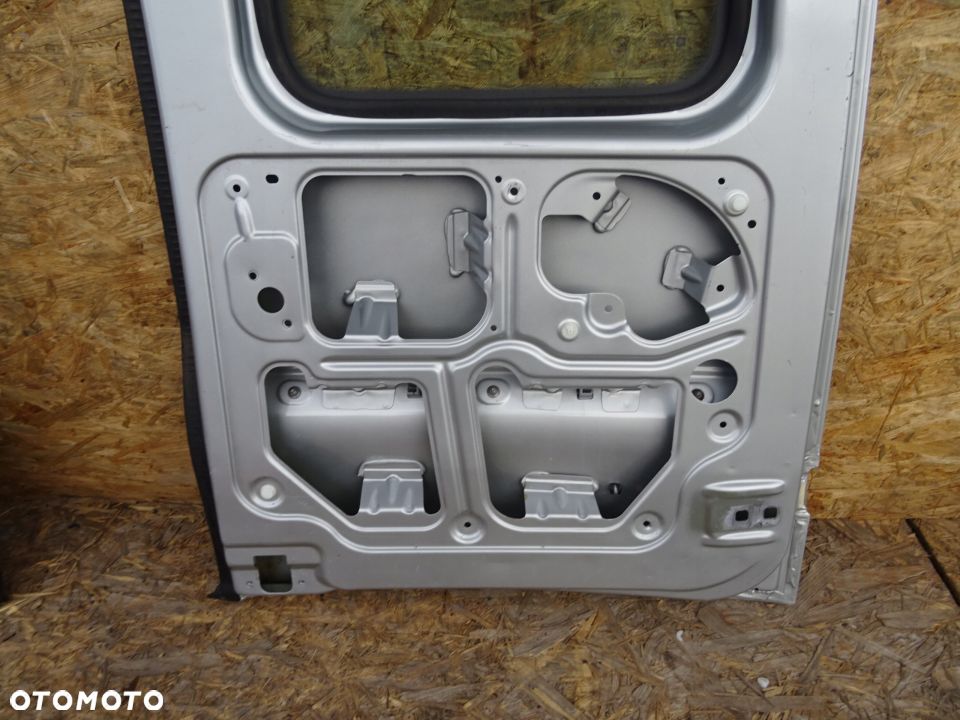 DRZWI LEWY TYŁ OPEL COMBO C 1.4 16V - 4