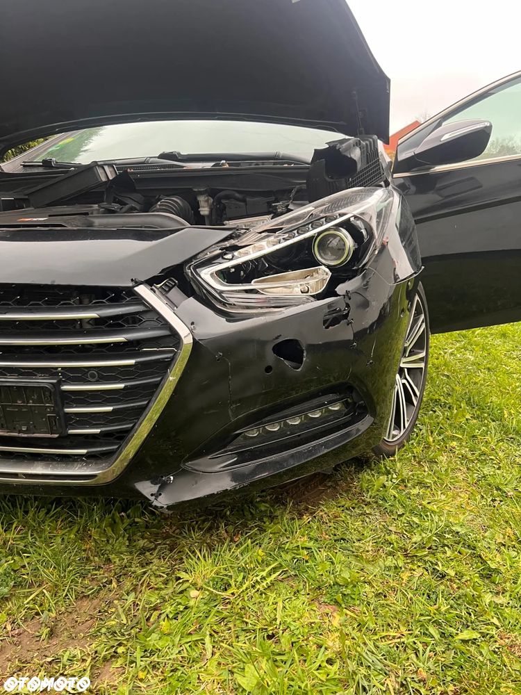 Hyundai i40 Kombi 1.7 CRDi DCT Premium - 3
