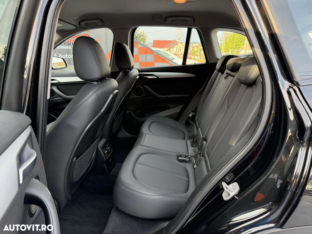 BMW X1 sDrive18d - 11