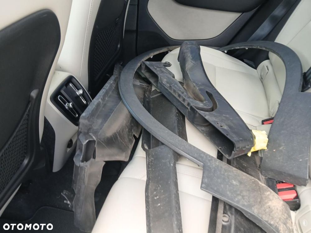 Volvo XC 40 T5 AWD Inscription - 34