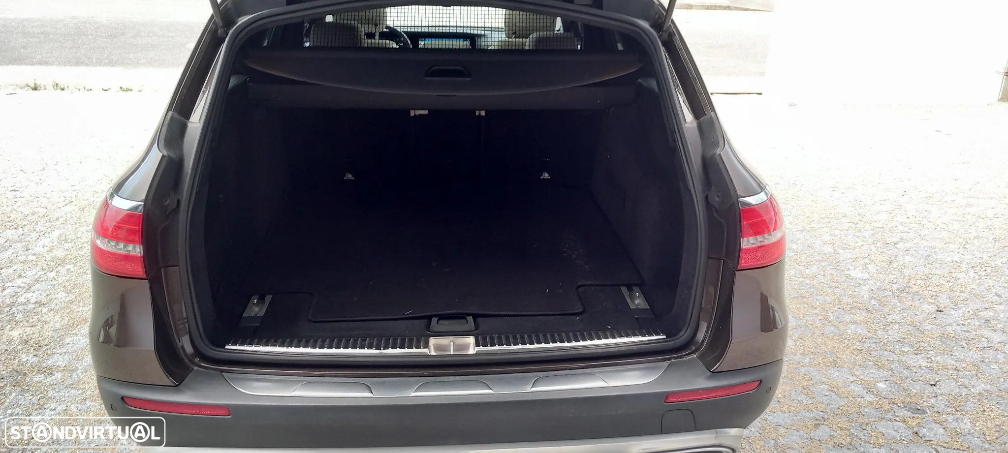 Mercedes-Benz E 220 d 4-Matic All Terrain Avantgarde + - 19