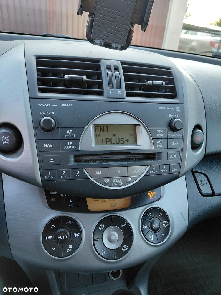Toyota RAV4 - 4