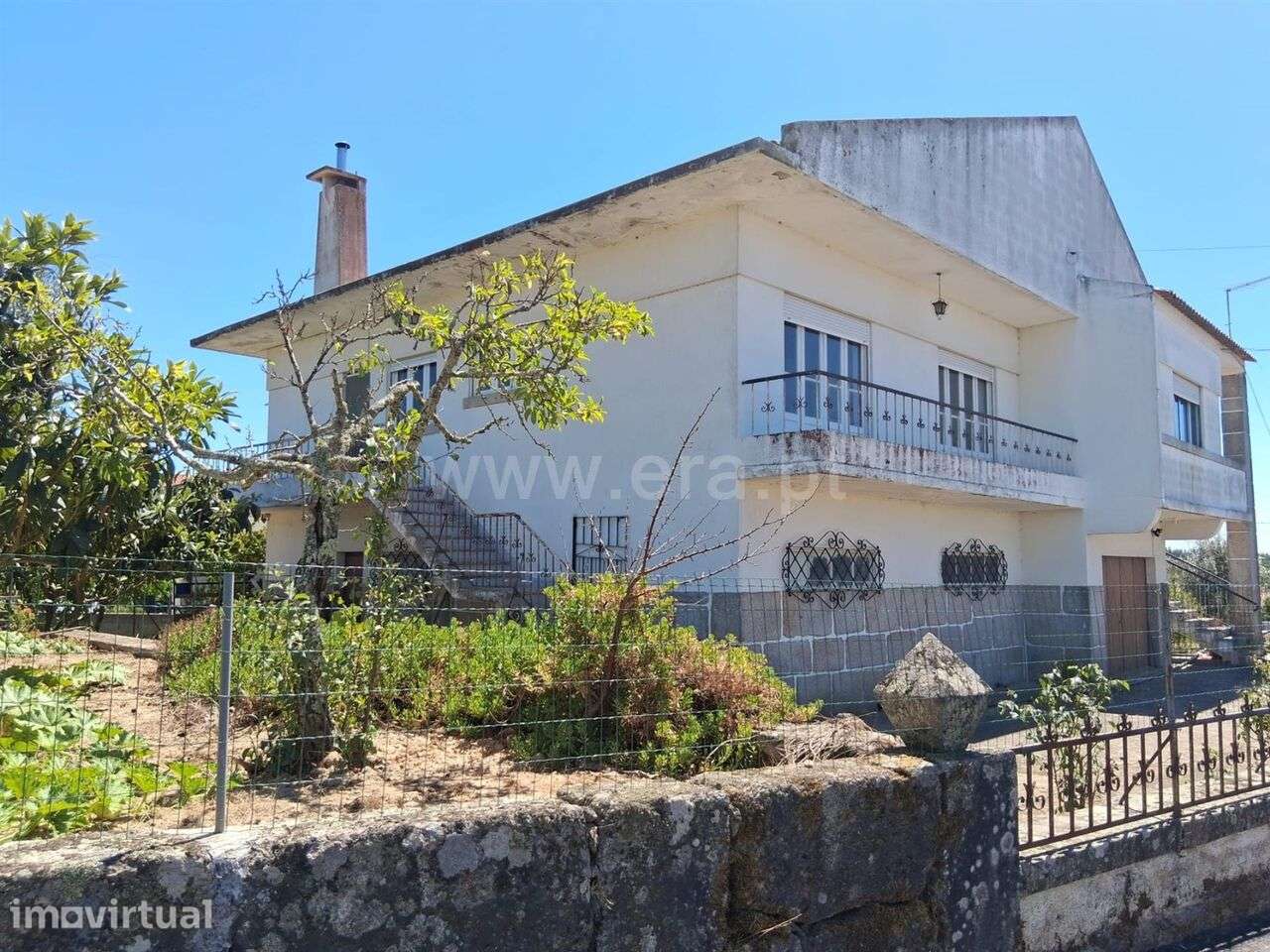 Moradia Isolada T3 / Seia, Tourais