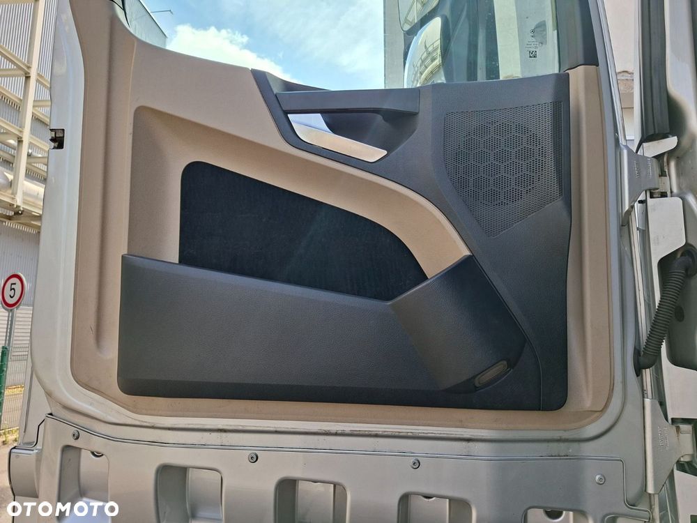 Versalift Actros 1845 - 10
