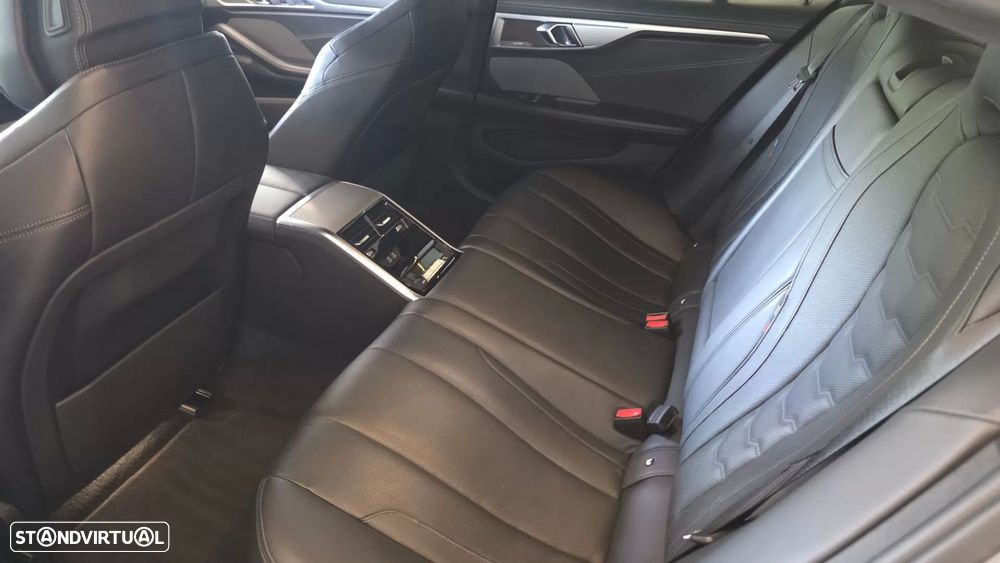 BMW 840 d xDrive Pack M — fotografia 52